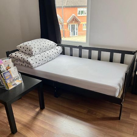 Entire Pinkapt - Free Parking - Up To 4 Guests - 3 Beds - Close To City Centre Belfast Exteriér fotografie